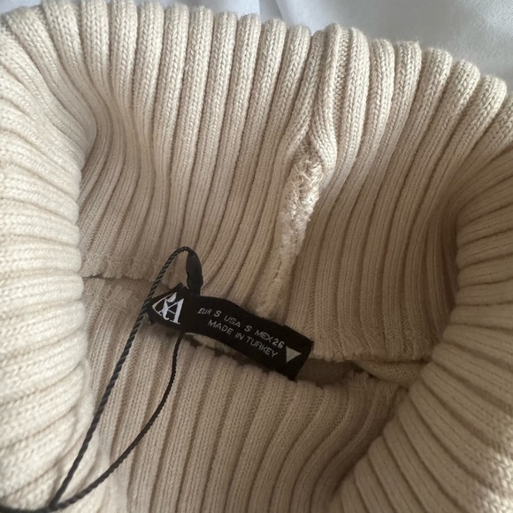 Zara Beige Turtle-Neck Tank Top - Picture 5 of 5
